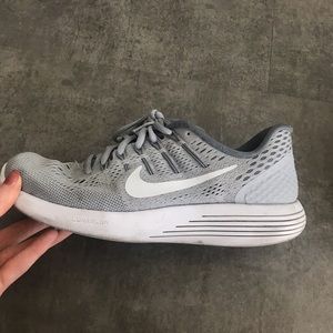 Nike Lunarlon Running Shoes in Grey